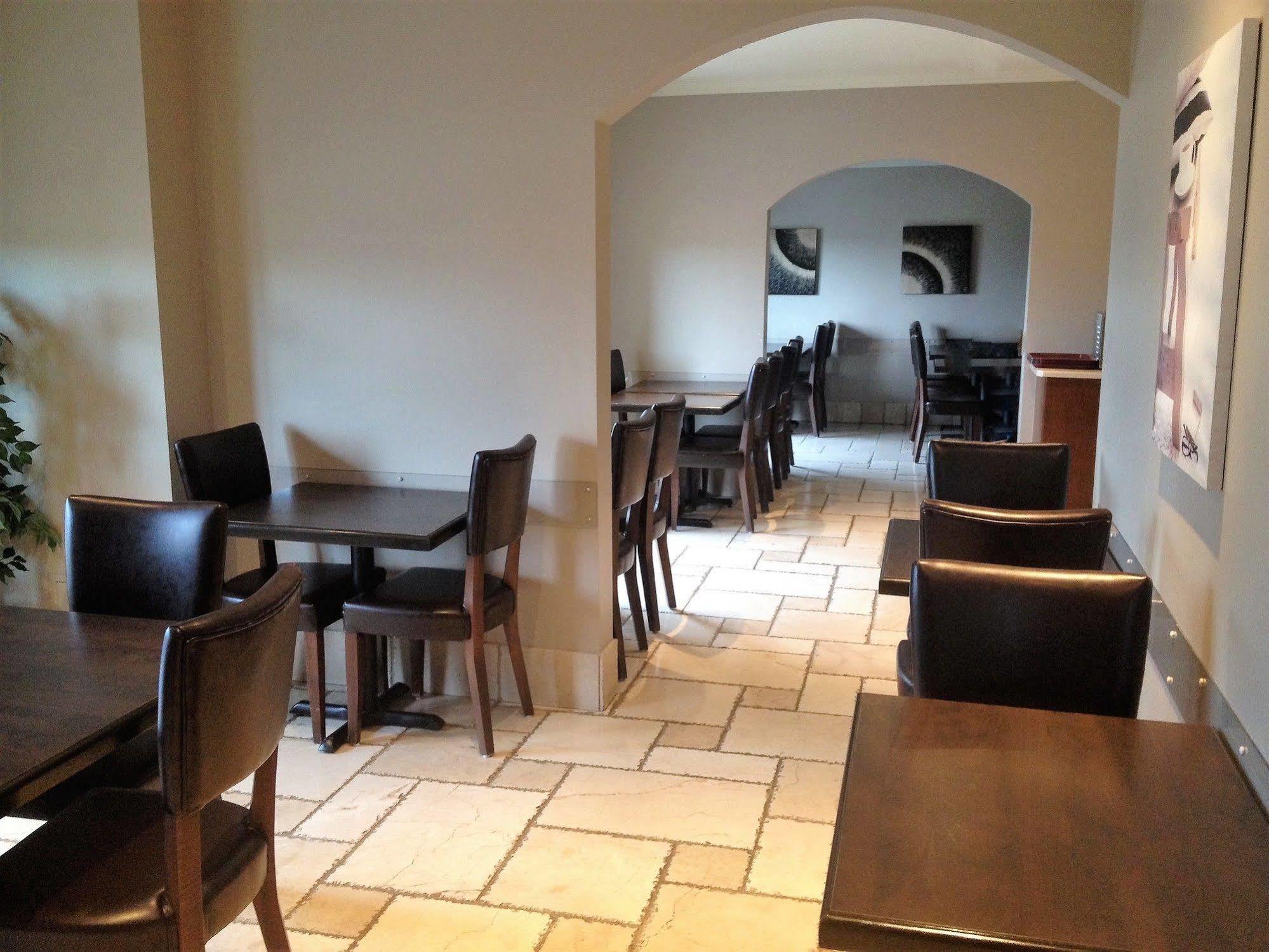 Hotel Brossard Εξωτερικό φωτογραφία